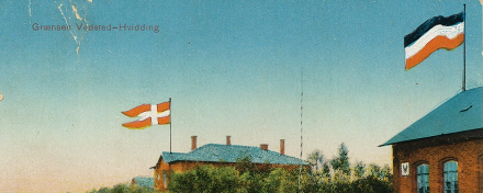 A hand-coloured postcard from the border at Egebaek-Hviding between 1910 and 1916. Photo: Wilhelm Schützsack, belongs to Hviding Sognearkiv.